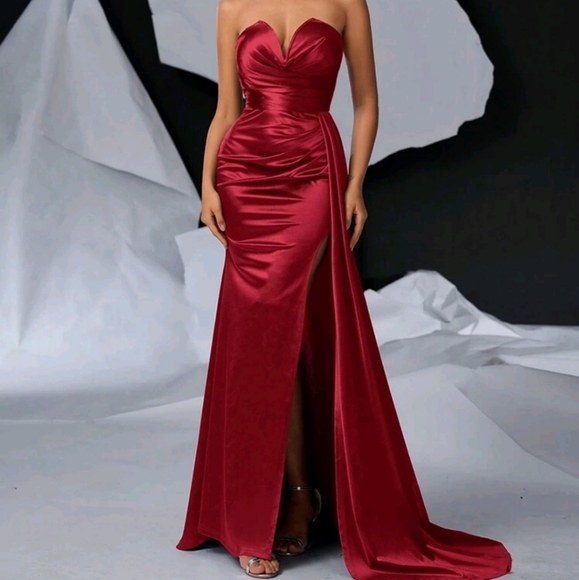 Burgundy Red Elegant Luxury Strapless Neck Ruched Decor Asymmetric Evening Dress - Picture 4 of 7